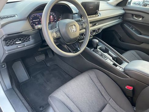 Used 2023 Honda Accord EX image 9