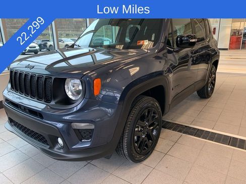 Used 2022 Jeep Renegade Altitude w/ Convenience Group image 2