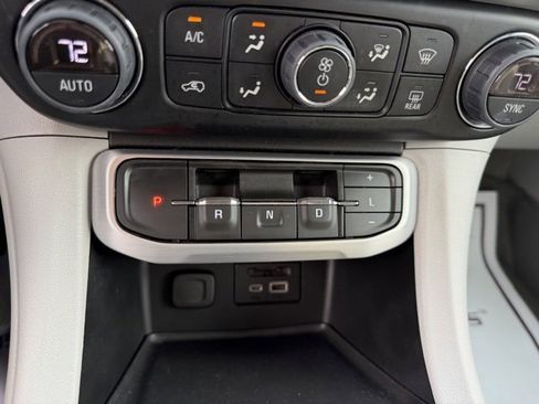 Certified 2023 GMC Acadia SLT image 30