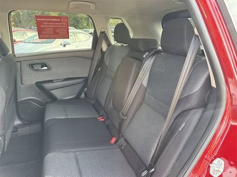 Certified 2023 Nissan Rogue SV image 29