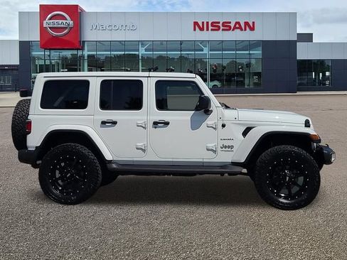 Used 2021 Jeep Wrangler Unlimited Sahara w/ Uconnect 4C Nav & Sound Group AWD/4WD image 8