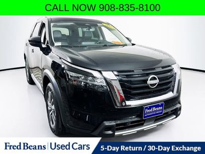 Used 2023 Nissan Pathfinder SL
