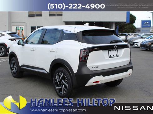 New 2025 Nissan Kicks SV image 9