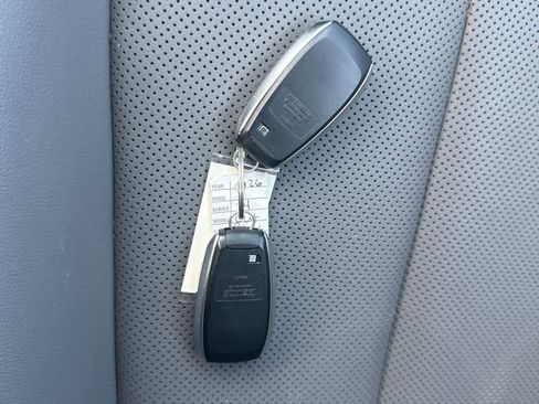 Used 2026 Subaru Outback Limited AWD/4WD image 21