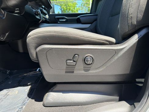 Used 2019 RAM 1500 Big Horn AWD/4WD image 14