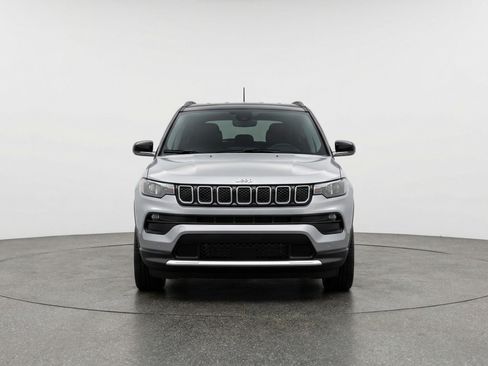 Used 2025 Jeep Compass Limited image 2