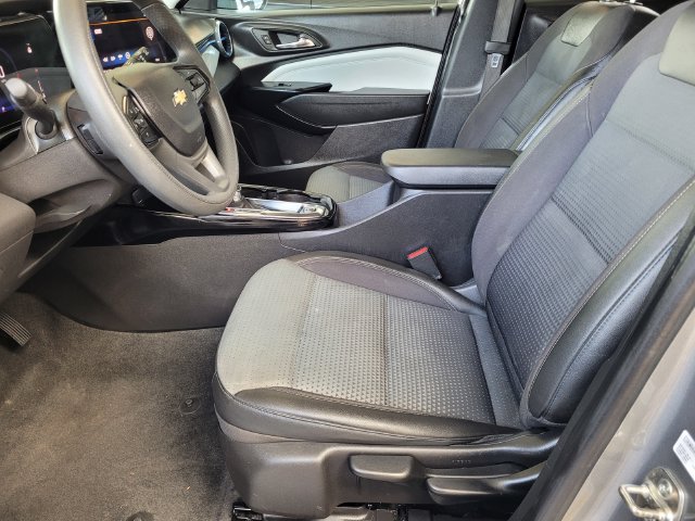 Used 2026 Chevrolet Trax LT FWD image 17