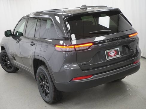 New 2026 Jeep Grand Cherokee Altitude AWD/4WD image 11