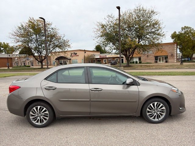 Used 2019 Toyota Corolla XLE w/ Body Protection Package FWD image 11