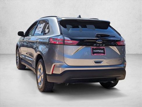 Used 2024 Ford Edge SE image 9