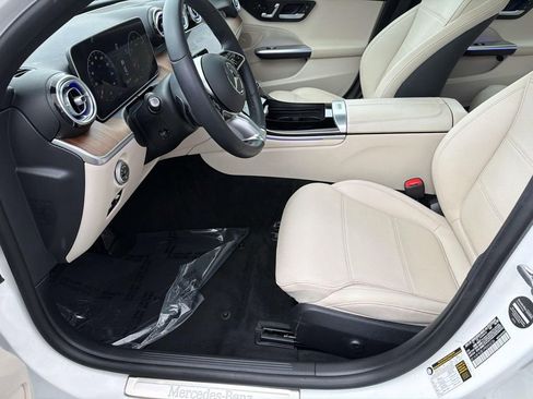 Used 2023 Mercedes-Benz C 300 Sedan image 30