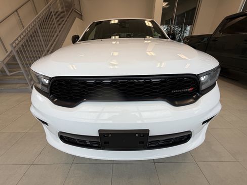 Used 2023 Dodge Durango GT image 2