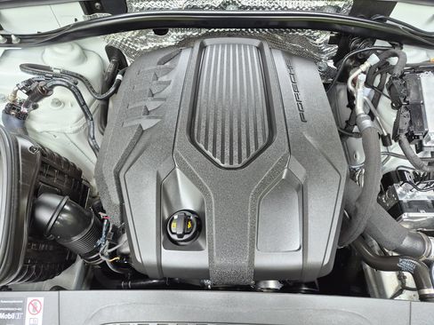 Certified 2026 Porsche Macan AWD/4WD image 35