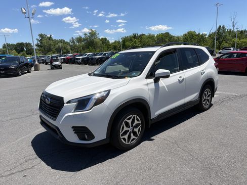 Used 2022 Subaru Forester Premium AWD/4WD image 8