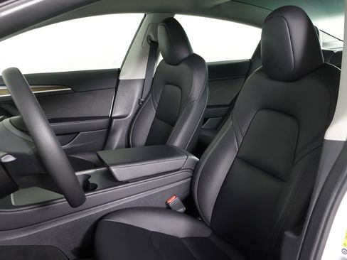 Used 2023 Tesla Model 3 Standard Range image 28