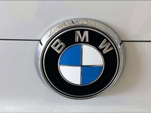 Used 2021 BMW X6 sDrive40i w/ Executive Package image 32