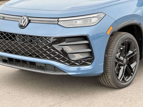 New 2026 Volkswagen Tiguan SE R-Line AWD/4WD image 6