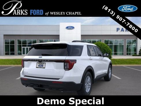 New 2026 Ford Explorer Active RWD image 8