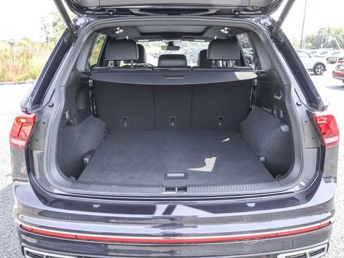 Used 2023 Volkswagen Tiguan SEL R-Line image 31