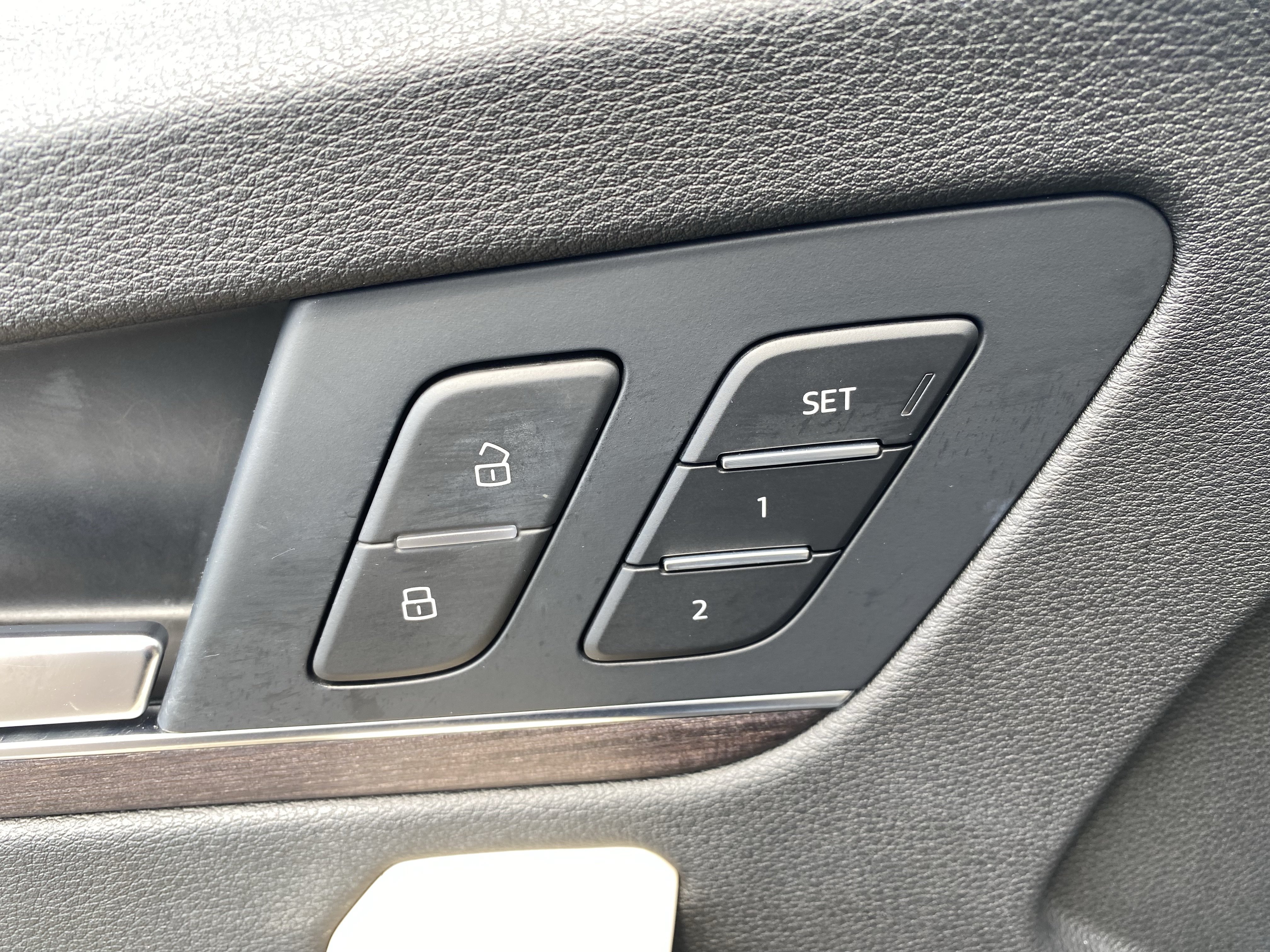 Used 2021 Audi Q5 e Premium w/ Convenience Package AWD/4WD image 21