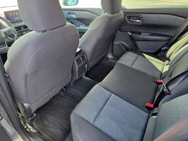 Used 2025 Nissan Rogue SV AWD/4WD image 34