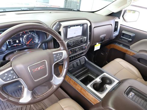 Used 2018 GMC Sierra 1500 SLT AWD/4WD image 41