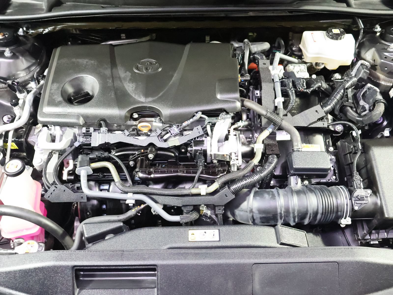 Used 2020 Toyota Camry XLE FWD image 19