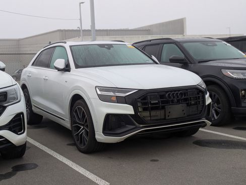 Used 2020 Audi Q8 Premium Plus image 2