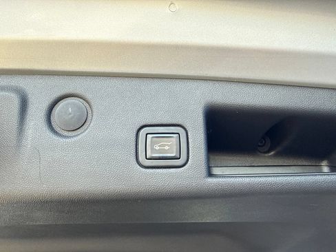 Used 2020 Chevrolet Equinox LT AWD/4WD image 15