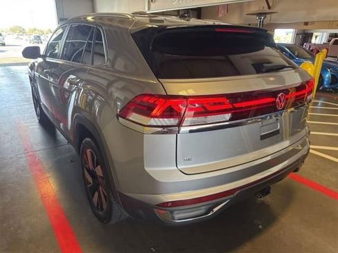 Used 2024 Volkswagen Atlas Cross Sport SE image 4