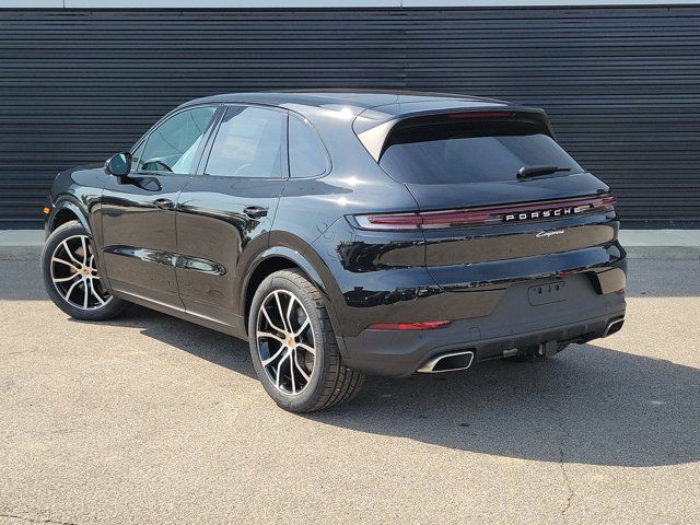 Used 2026 Porsche Cayenne AWD/4WD image 3