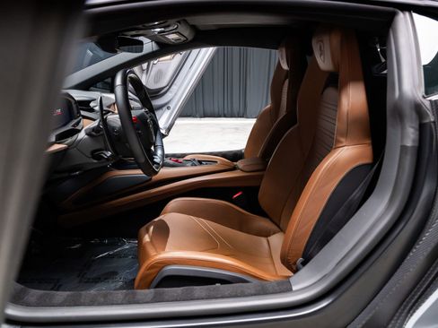Used 2024 Lamborghini Revuelto AWD/4WD image 7