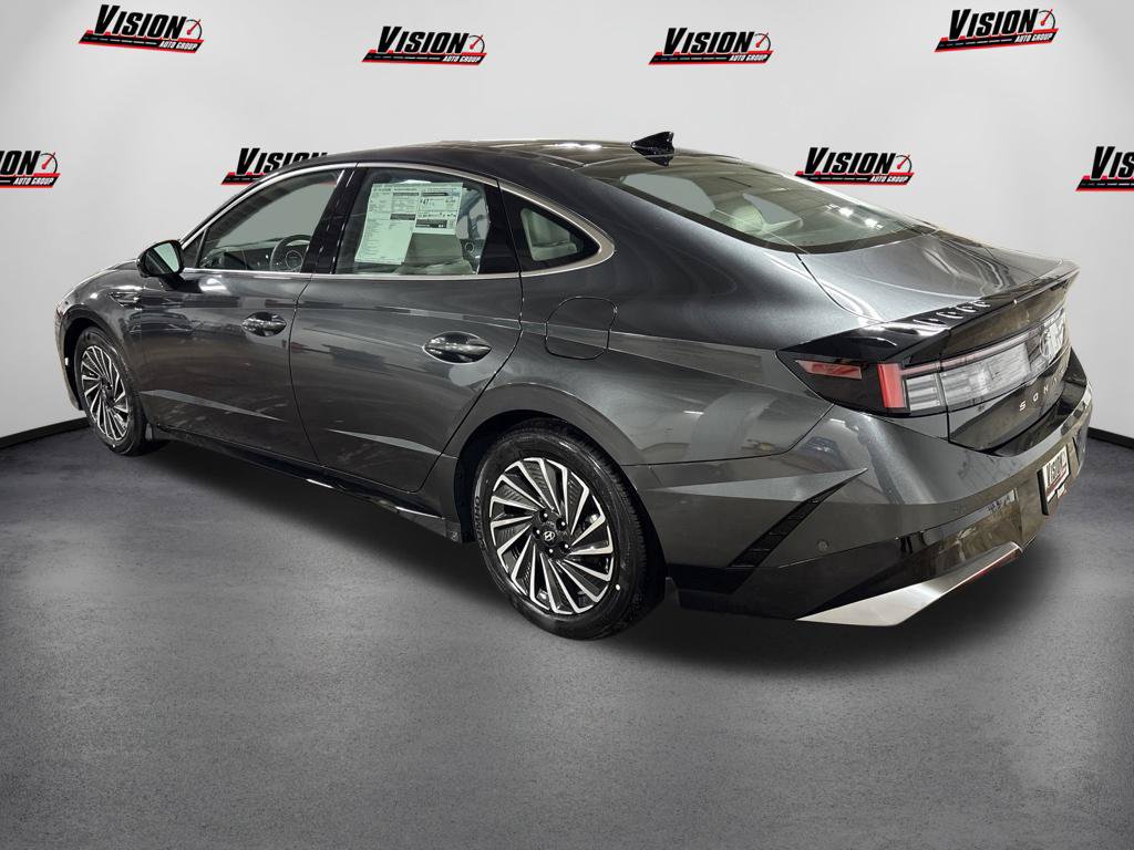 New 2026 Hyundai Sonata Limited FWD image 3