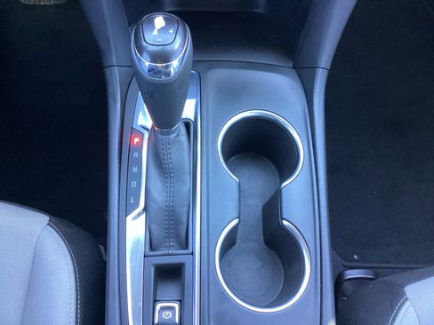 Used 2021 Chevrolet Equinox LS w/ LS Convenience Package image 24