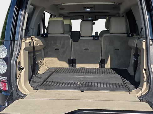 Used 2016 Land Rover LR4 HSE AWD/4WD image 13