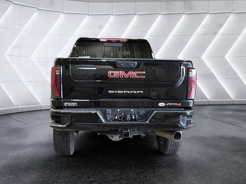 Used 2024 GMC Sierra 3500 AT4 w/ Technology Package AWD/4WD image 5