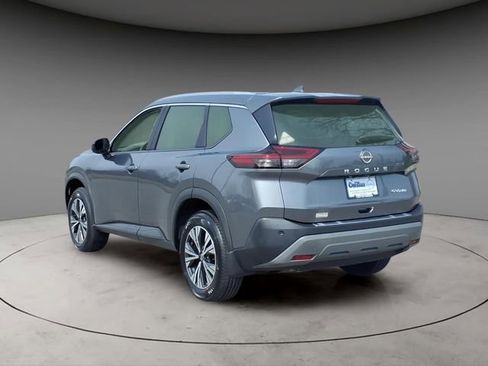 Used 2023 Nissan Rogue SV w/ SV Premium B Package image 3