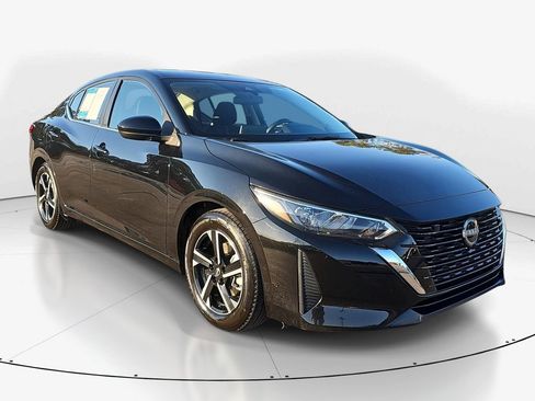 Used 2024 Nissan Sentra SV image 2