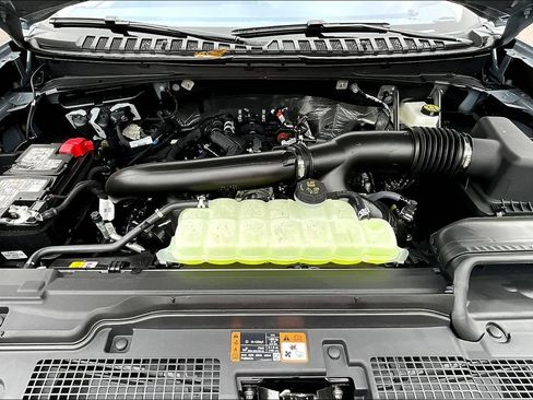 Certified 2025 Ford Expedition Active AWD/4WD image 15