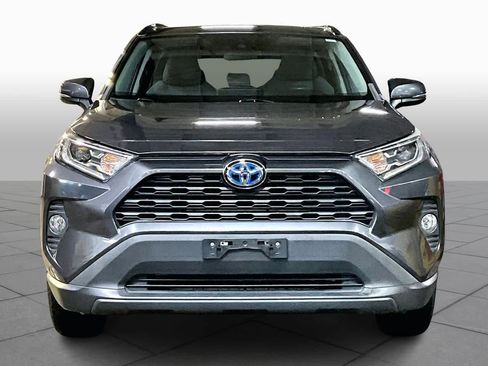 Used 2019 Toyota RAV4 XLE w/ Convenience Package image 4