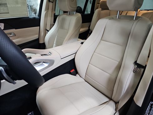 New 2026 Mercedes-Benz GLS 450 4MATIC image 17