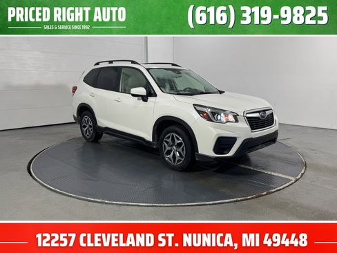 Used 2019 Subaru Forester Premium image 1