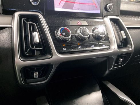 Used 2022 Kia Sorento LX FWD image 25