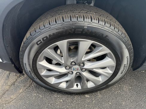 Used 2025 Buick Enclave Preferred FWD image 10
