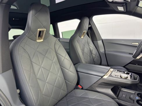 Used 2023 BMW iX xDrive50 w/ Sport Package image 43