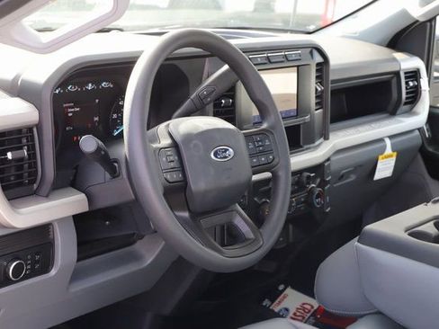 Used 2024 Ford F550 4x4 Regular Cab Super Duty image 17