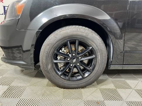 Used 2019 Dodge Grand Caravan GT w/ Safety Sphere Group FWD image 25