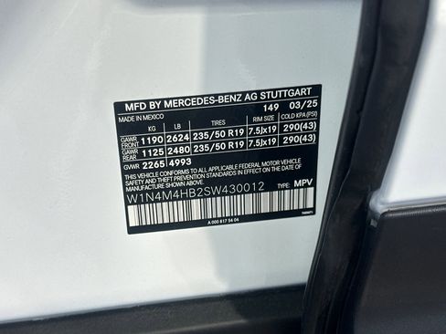 New 2025 Mercedes-Benz GLB 250 4MATIC image 28