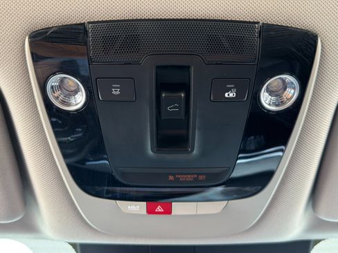 Used 2025 Kia Sorento SX AWD/4WD image 34