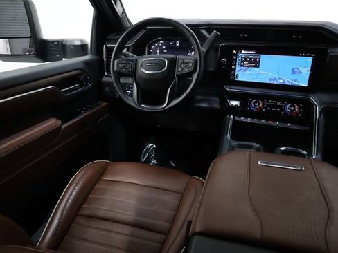 Used 2024 GMC Sierra 3500 Denali Ultimate AWD/4WD image 97